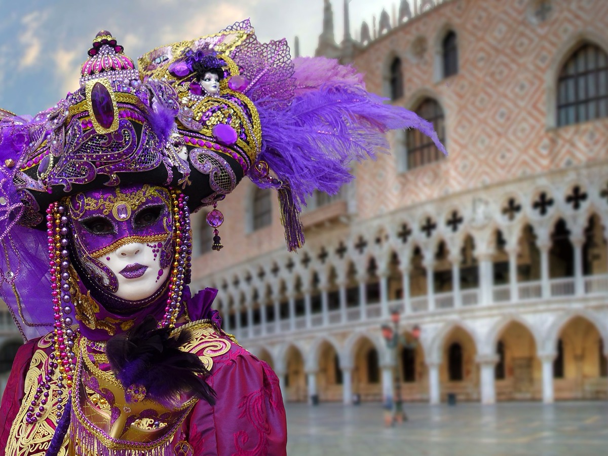 Elaborate masks and costumes at Venice Carnival