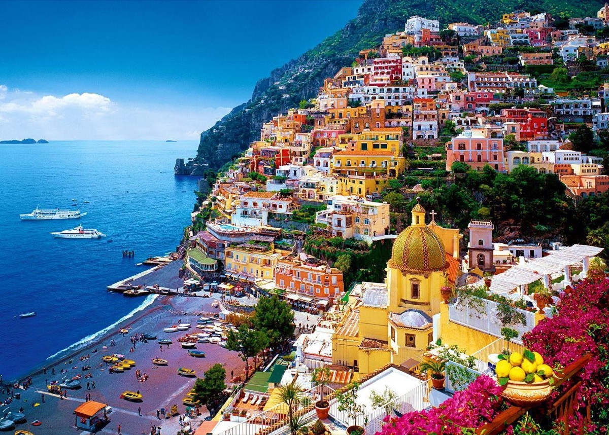 Amalfi Coast cliffside villages and turquoise water, Italy