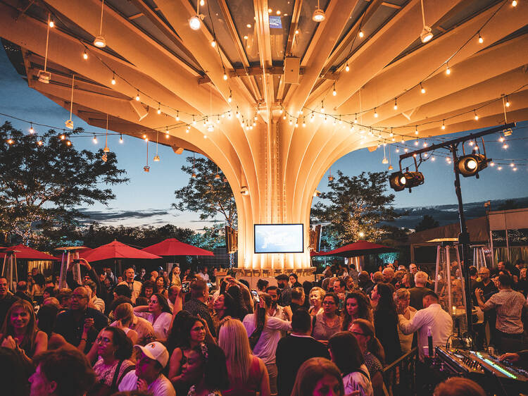 Canada — Nightlife & Entertainment