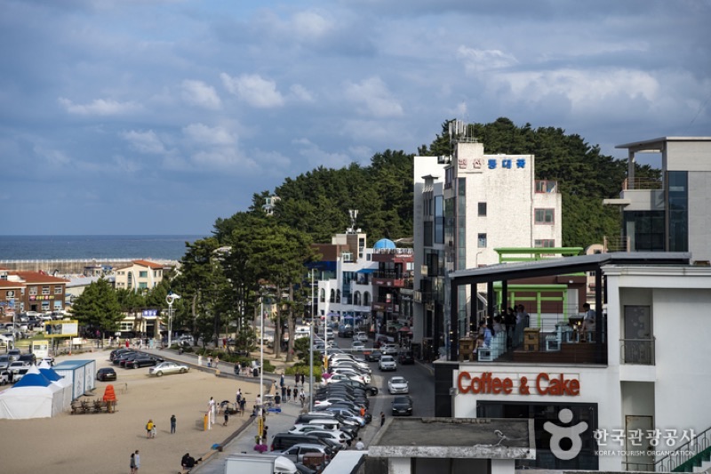 Gangneung Coffee Street with specialty cafes near Anmok Beach
