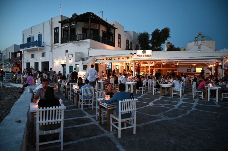 Greece — Nightlife &amp; Entertainment