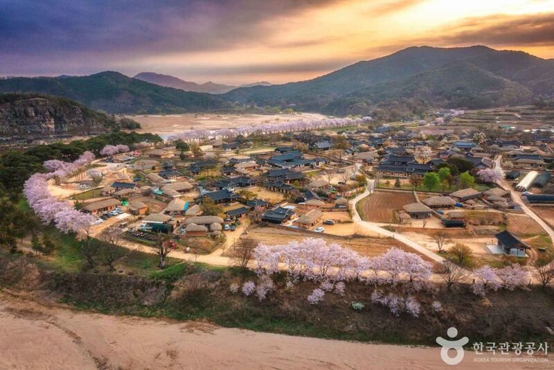 Andong Hahoe Folk Village, a UNESCO World Heritage living traditional village where thatched-roof homes line ancient winding paths