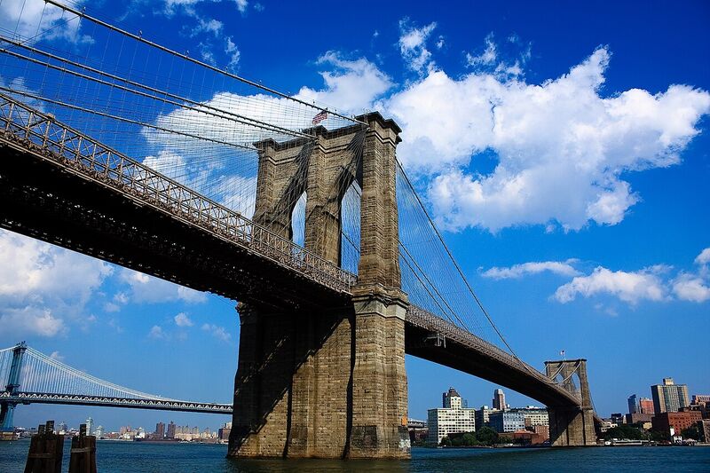 Brooklyn Bridge with Manhattan skyline behind it, New York City