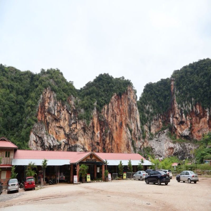 Ipoh white coffee and limestone kopitiam — Ipoh's famous coffee culture set against dramatic karst scenery