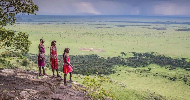 Sweeping landscape of the Masai Mara savanna with the Oloololo Escarpment in the background