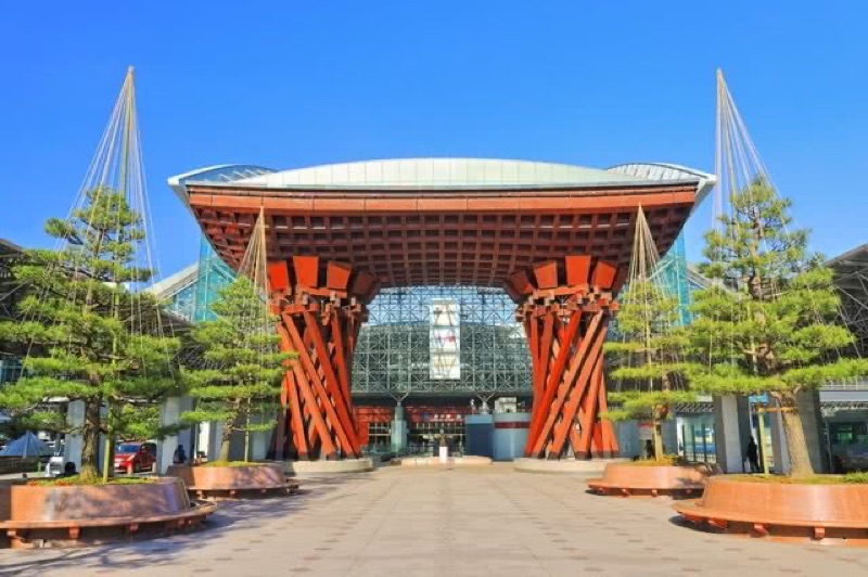 Seafood, Crafts & a Very Different Kind of Beauty in Kanazawa, Japan