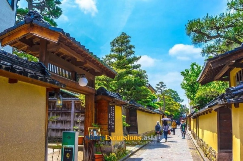 Garden Grandeur, Samurai Streets & Kanazawa at Full Depth, Japan