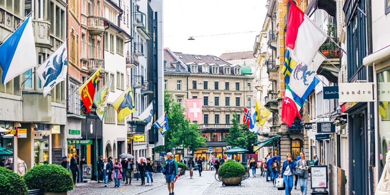 Arrival in Zurich — Old Town & Golden Boulevards, Switzerland