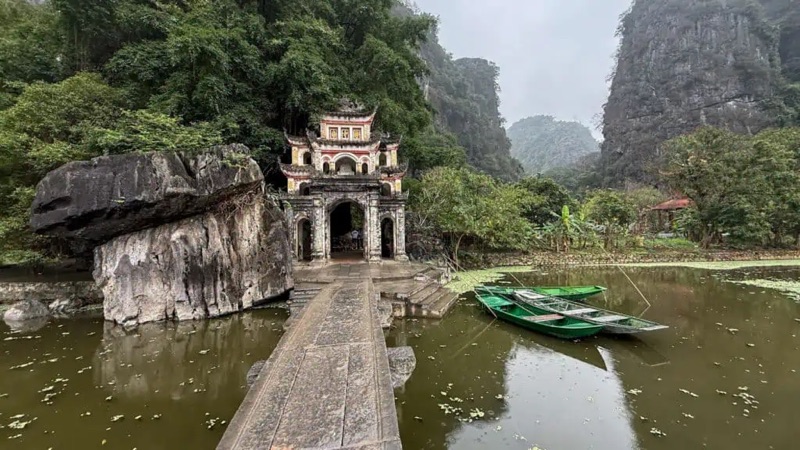 Rivers, Caves & Dragon Peaks — Ninh Bình Adventure Day, Vietnam