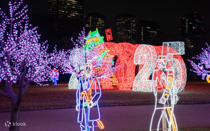 Castles, Sky Views & Retro Christmas Eve, Osaka, Japan