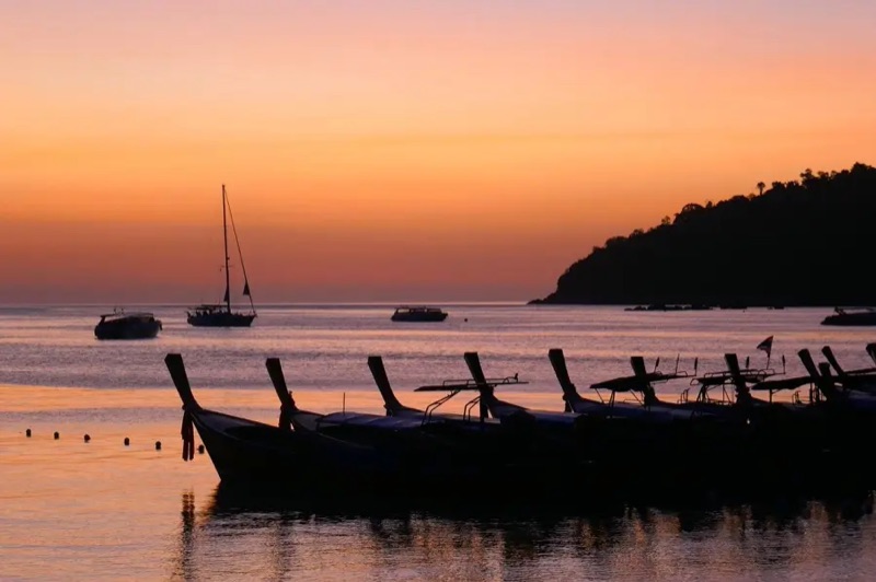 Sunrise on the Lake, Then Back to the Andaman, Phuket, Khao Sok, Koh Lanta & Koh Lipe, Thailand