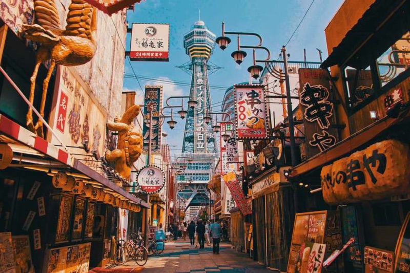 Markets, Teen Fashion & a Skyline Farewell, Osaka, Japan
