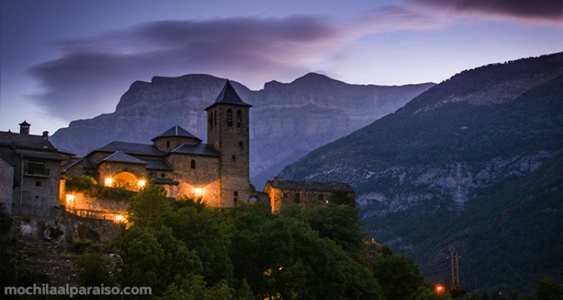 La Legendaria N-260 — Tramo Oeste hacia Jaca, Aínsa & the Spanish Pyrenees, Spain
