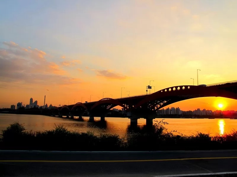 Deep Korea — National Museum & Han River Sunset Picnic, Seoul, South Korea