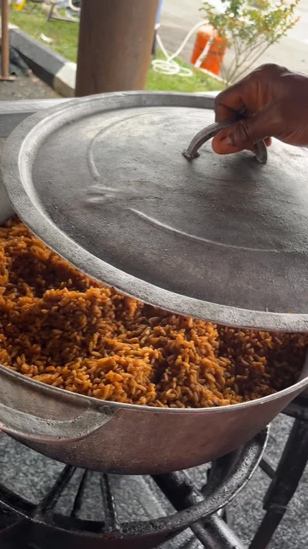 Jollof & Fried Rice Cart (Dzorwulu)