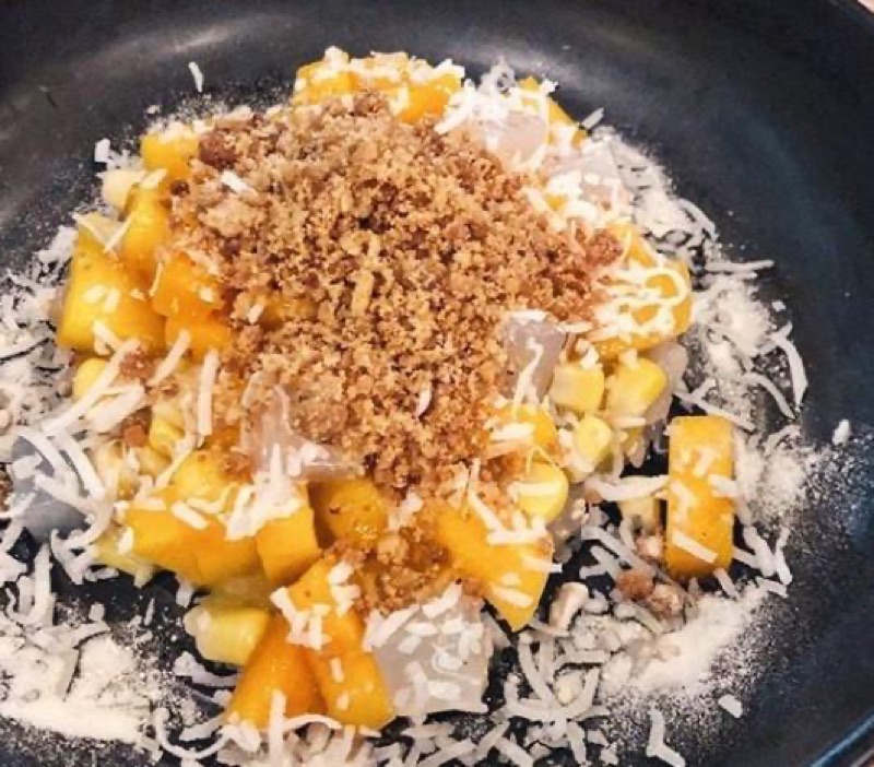 Mango sticky rice at Sukhumvit Soi 38 in Adelaide CBD, Adelaide