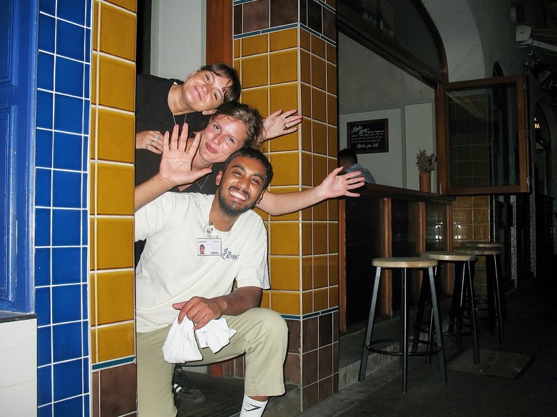 Alfred's Bar, a vibrant Peel Street bar with live music in Adelaide CBD