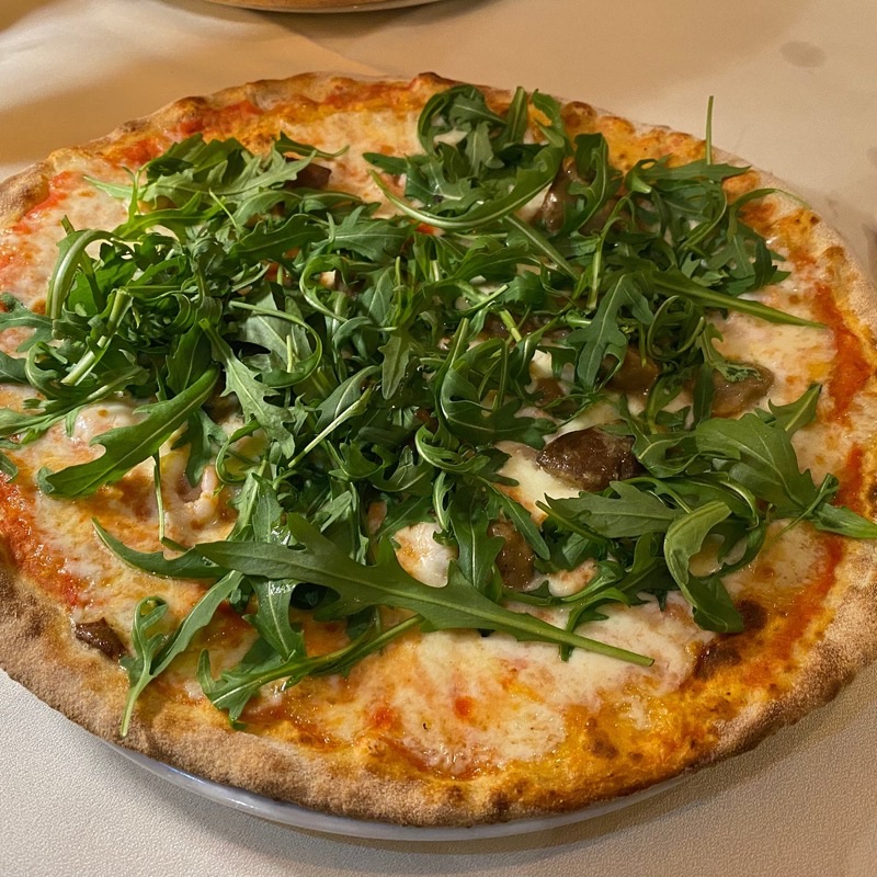 Pizzeria al Giardinetto in Central Amalfi — A cozy, family-run eatery tucked away in the heart of Amalfi, Pizzeria al Giardi