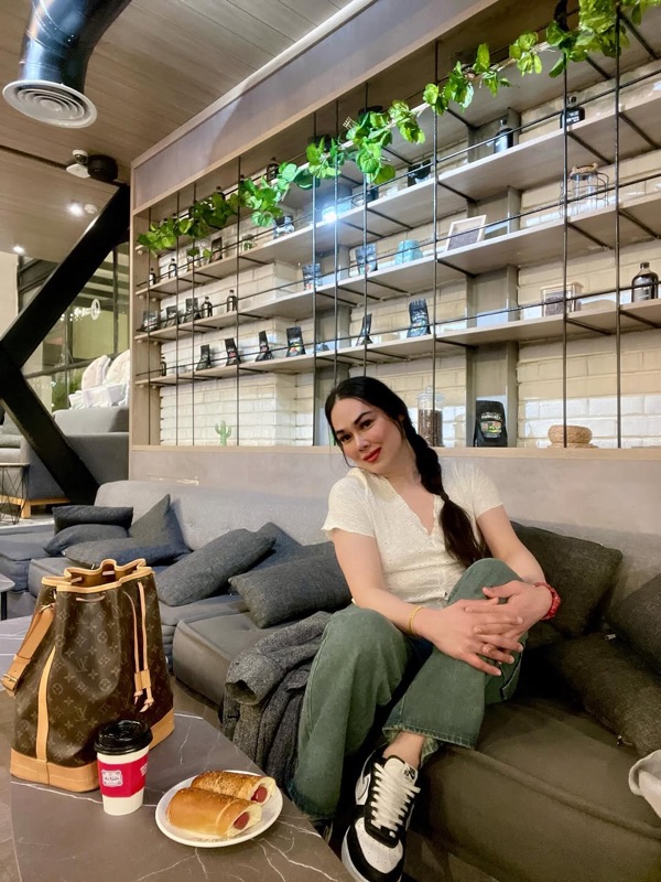 Almond Coffee House in Abdoun, Amman