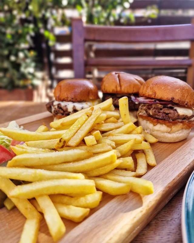 Maestro Restaurant & Bar