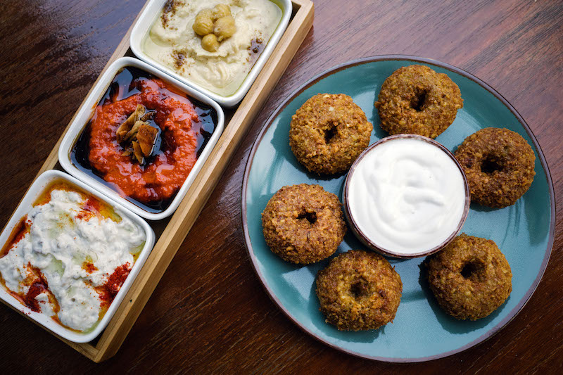 Damascus Restaurant in De Baarsjes — Damascus Restaurant offers a genuine taste of Syrian hospitality and cuisine. Th