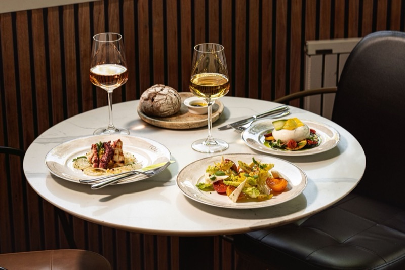 Gartine in Centrum (near Rokin) — Tucked away on a quiet alley, Gartine is a charming, tiny cafe known for its org