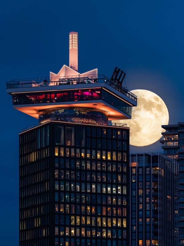 MOON (A'DAM Tower Revolving Restaurant)