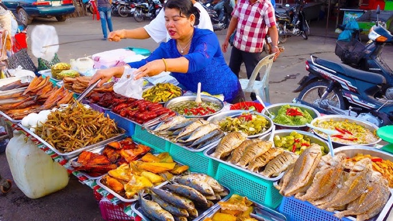 Psar Gne street food court in Siem Reap — local hawker stalls