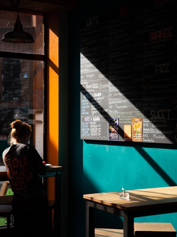 GlouGlou natural wine bar in Eilandje, Antwerp