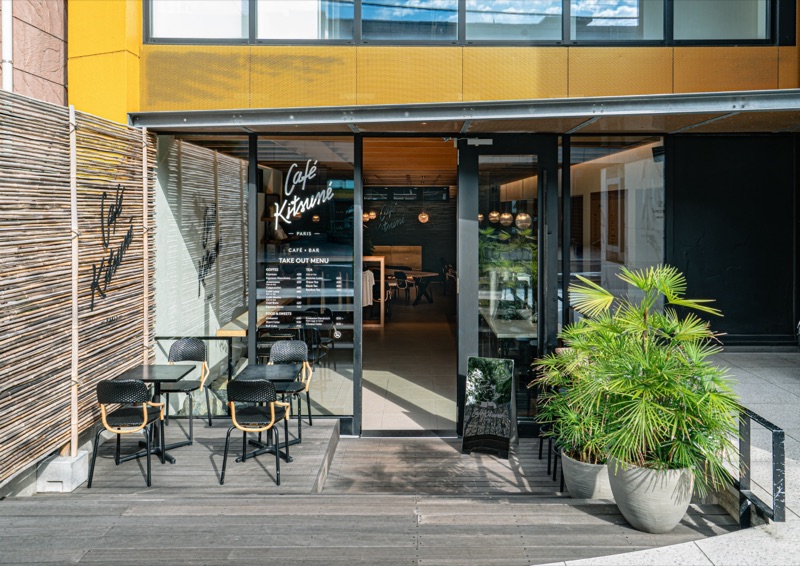 Café Kitsuné Aoyama with wooden pour-over setup