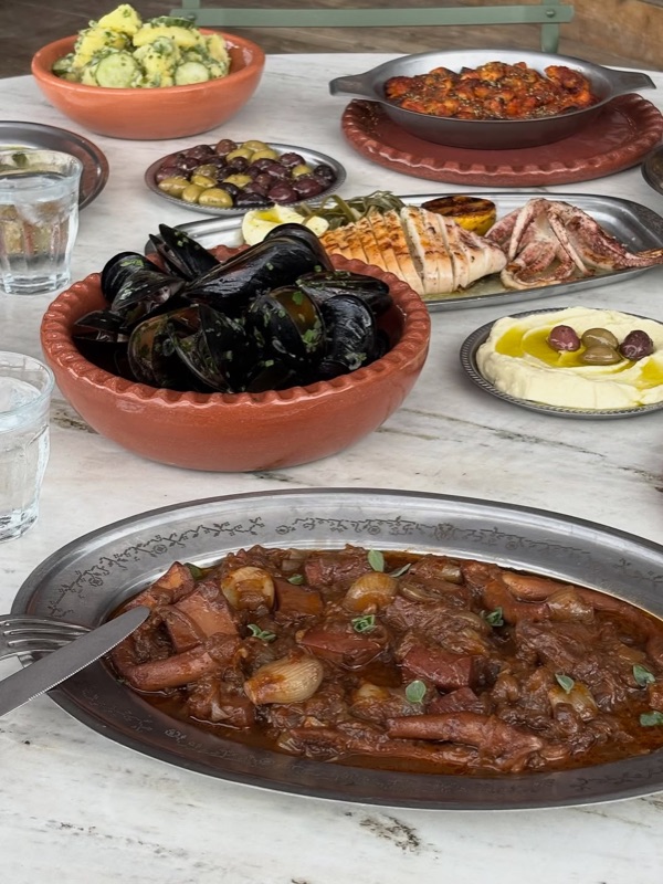 Neos Kosmos Local Flavors