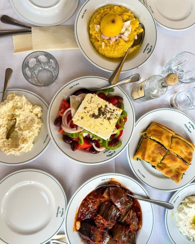 Taverna Oikonomou traditional Greek dishes in Pangrati, Athens