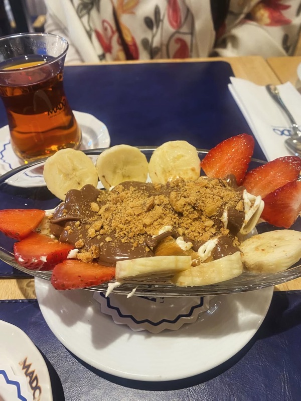 Mado at Fountains Square, Baku