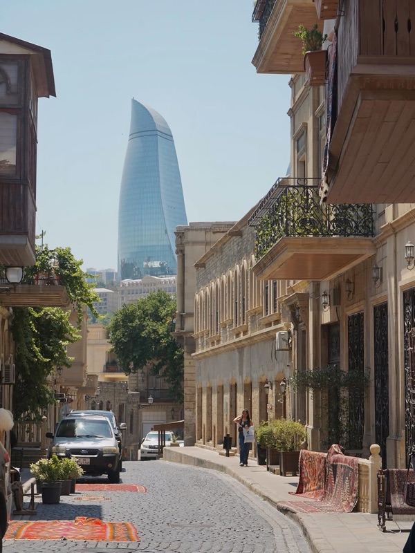 Entrée (Nizami Street)