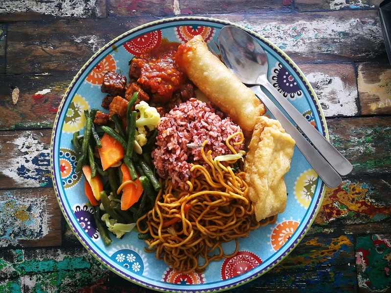 Warung Varuna in Batu Bolong, Canggu