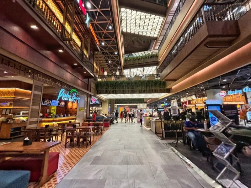 Living World Denpasar Food Court