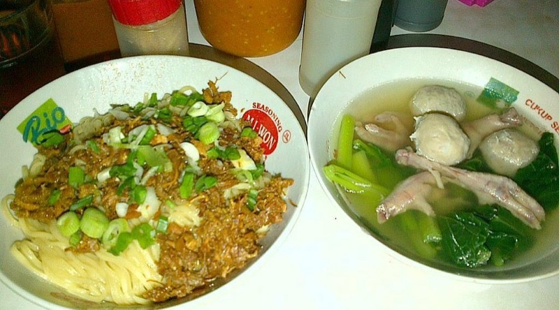 Mie Baso Bintang Avon in Bandung