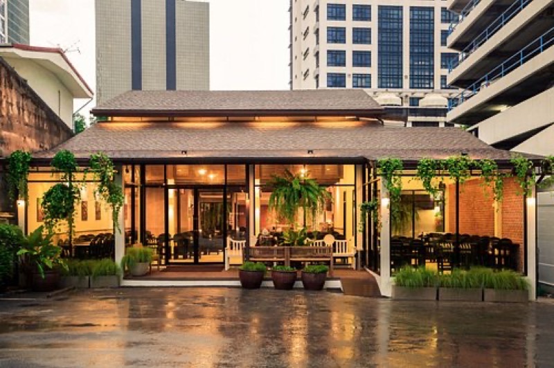 Baan Somtum papaya salad restaurant Bang Rak Bangkok