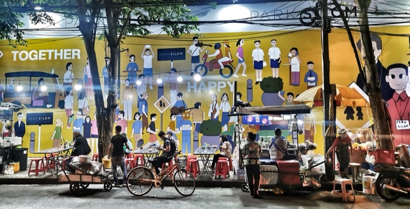 Convent Road street food stalls Silom Bangkok som tam