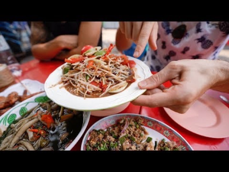Suan Plu street food som tam stall Bangkok
