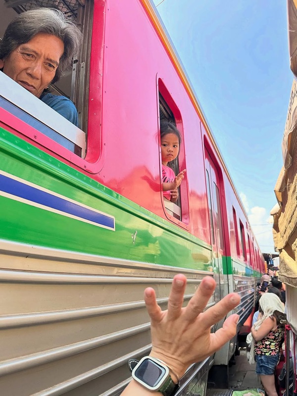 Maeklong Railway Market — flower market in Bangkok