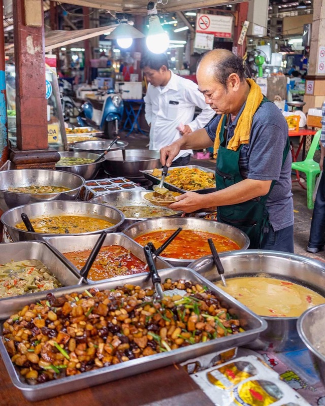 Nang Loeng Market in Bangkok