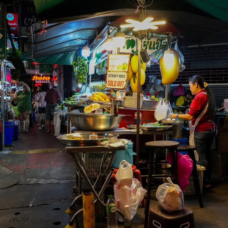 Yaowarat (Chinatown) Night Mango Vendors in Bangkok