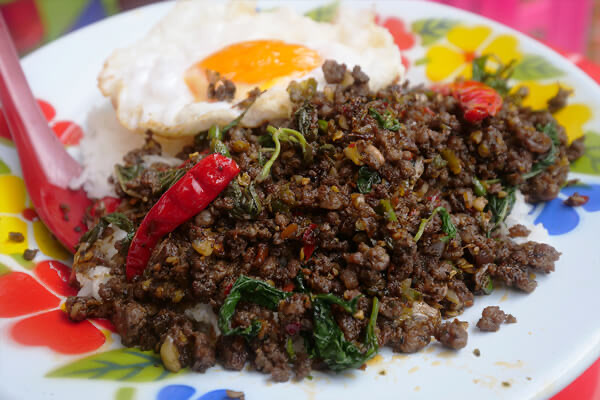 Phed Mark in Ekkamai (Sukhumvit) — Phed Mark is a haven for lovers of Pad Krapow (holy basil stir-fry) who aren't a