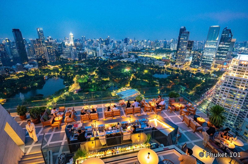 Spire Bar Dusit Thani in Bangkok
