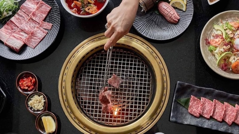 Sushi Cyu & Carnival Yakiniku in Thonglor — Offering a vast menu of high-quality sushi, sashimi, and donburi alongside yakin