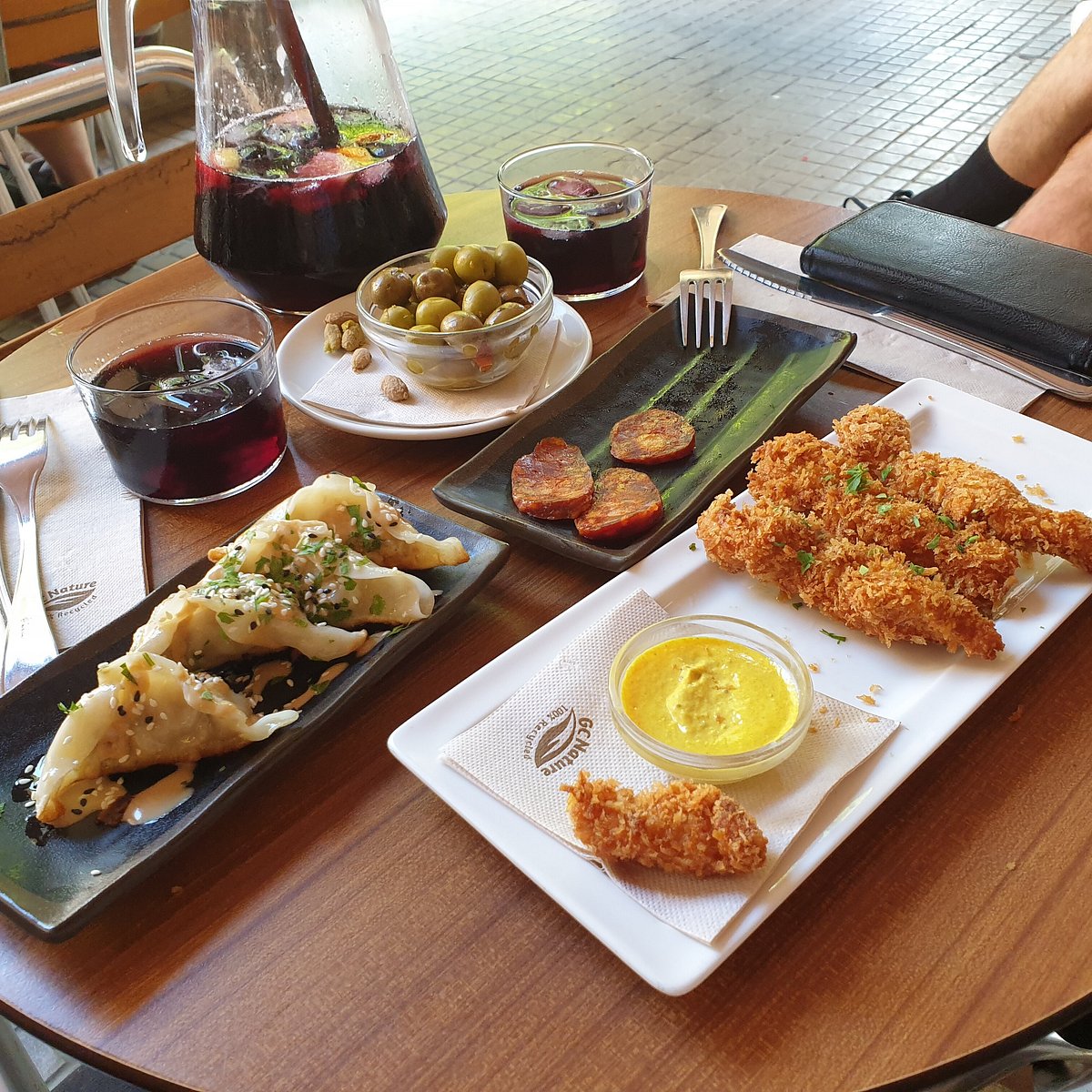 Kasparo in Plaça de Vicenç Martorell (near Raval)