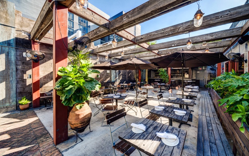 The Egg Lab in Carrer d'Enric Granados 3 (Eixample)