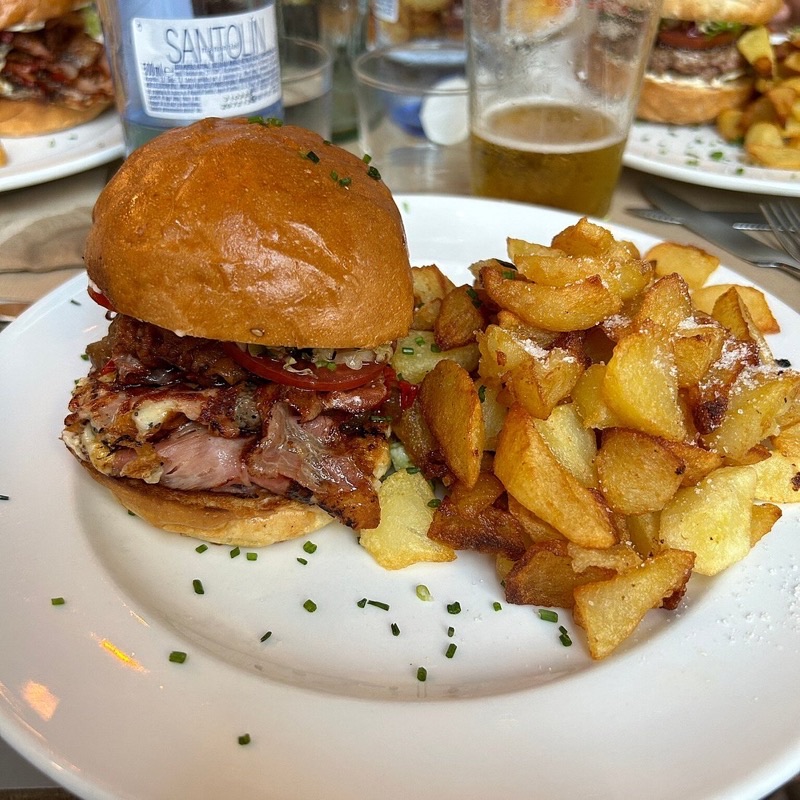 Foc i Oli in El Born — Foc i Oli brings a distinctly Mediterranean touch to the burger world, focusing 