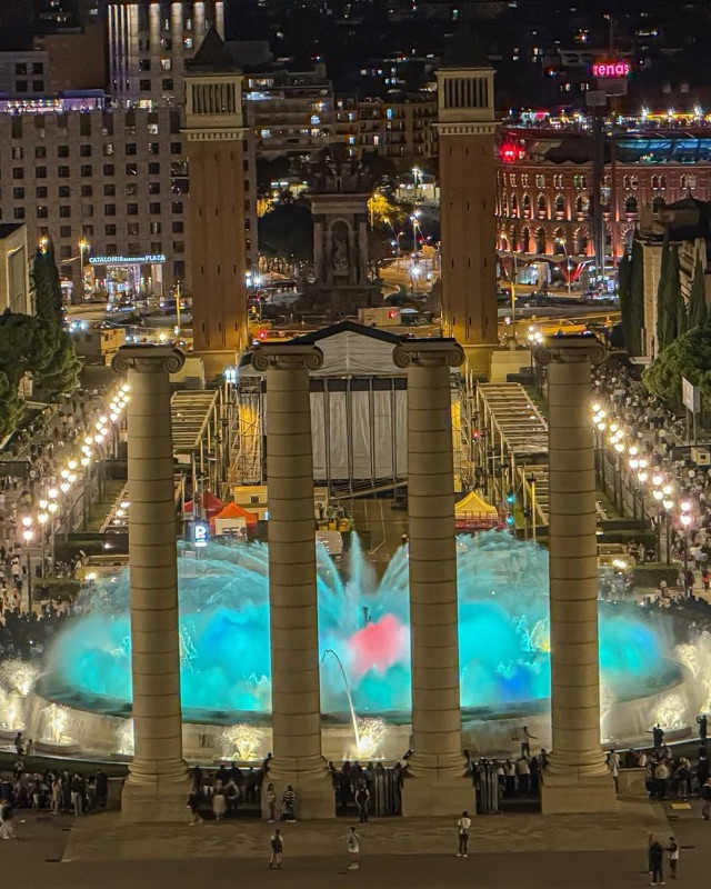 Montjuïc (Magic Fountain, MNAC, Castell)